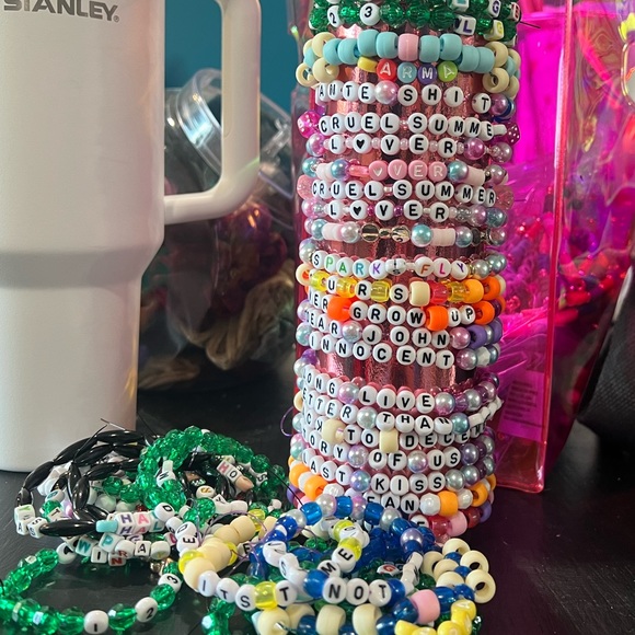 ✨🫶30 Eras Tour Friendship Bracelets Random 30 pack🫶✨ - Picture 7 of 16